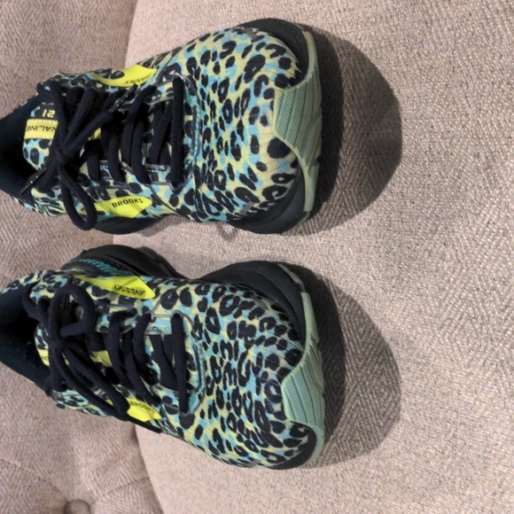 Brooks Adrenaline GTS 21 Athletic Running Shoes Run Wild Leopard Print Women's 9 - Picture 5 of 8